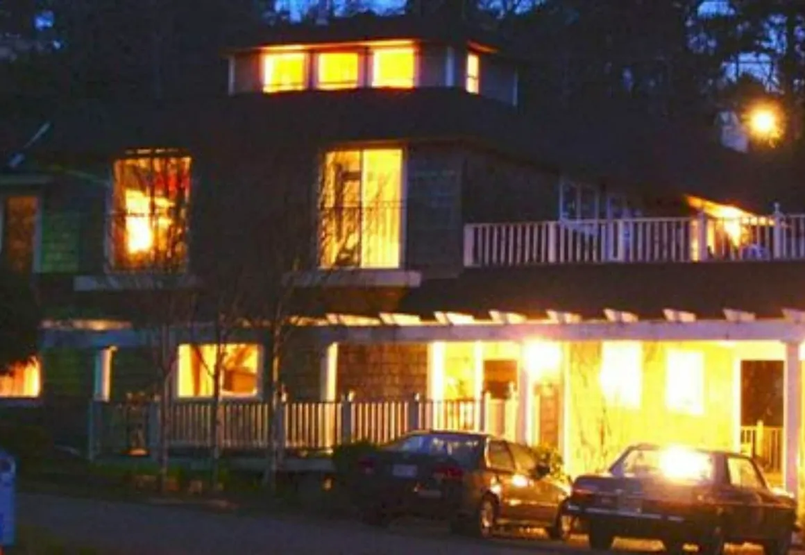 Salmonberry Inn & Beach House hotel hero