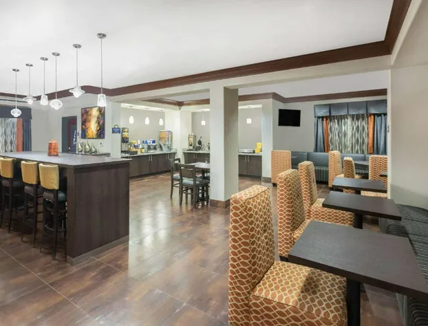 Days Inn by Wyndham Dilley hotel detail image 4