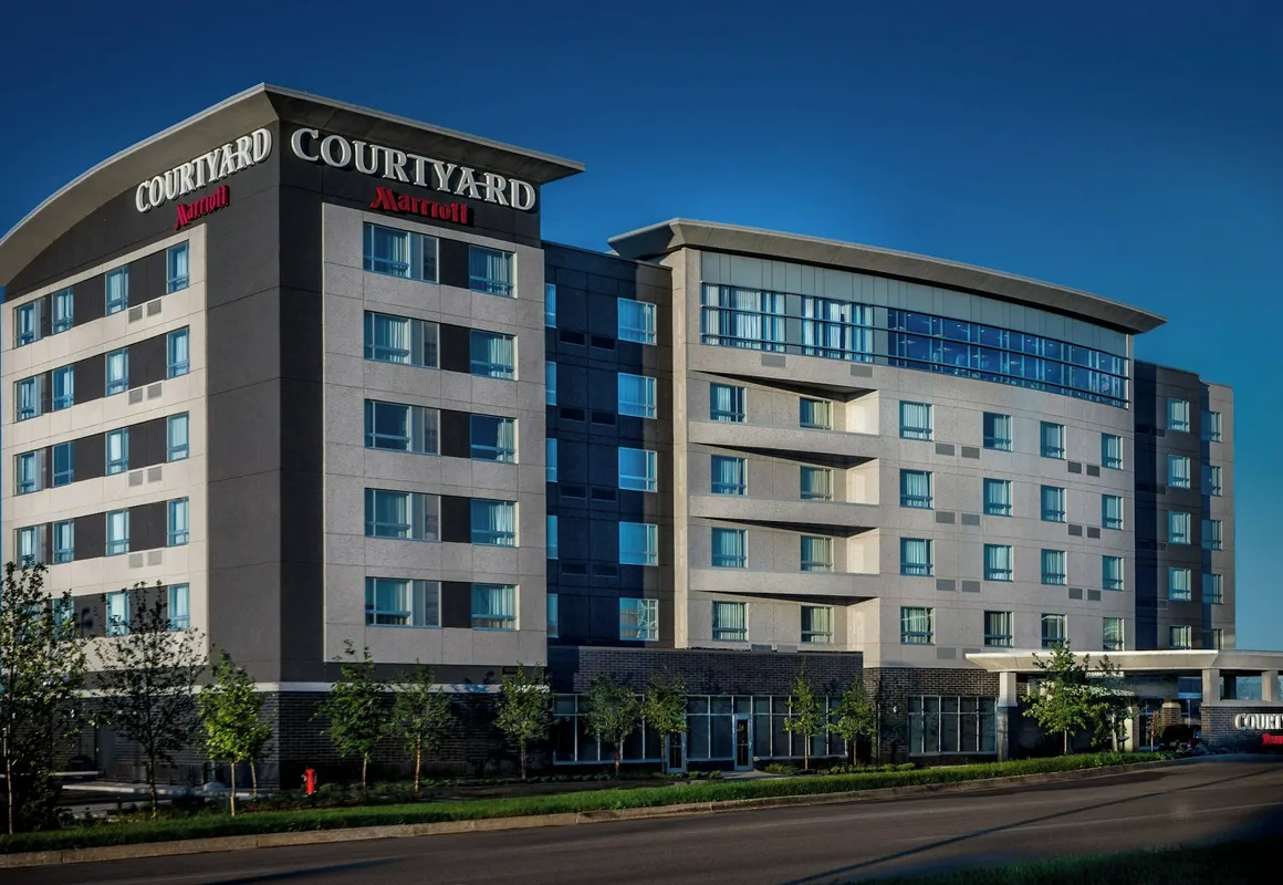 Courtyard by Marriott Winnipeg Airport hotel hero
