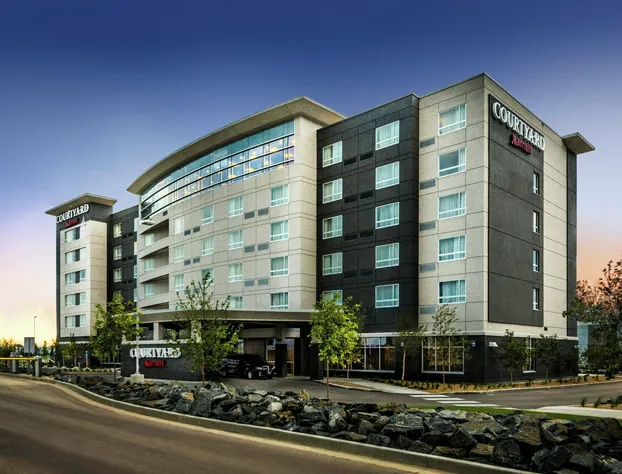 Courtyard by Marriott Winnipeg Airport hotel detail image 1