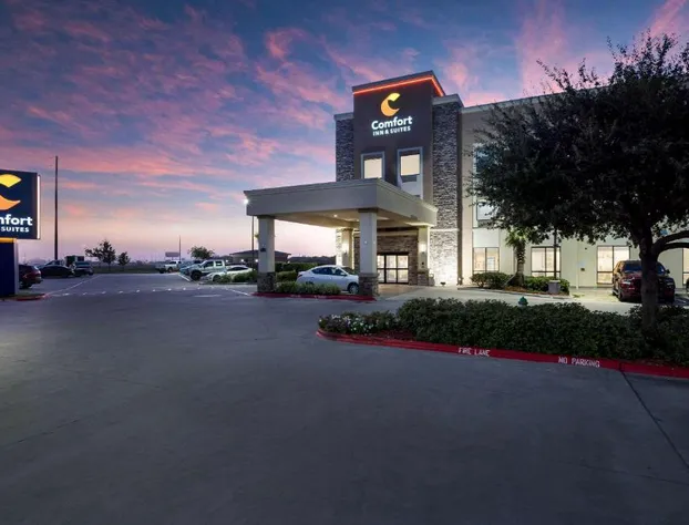 Comfort Inn & Suites Victoria North hotel detail image 2