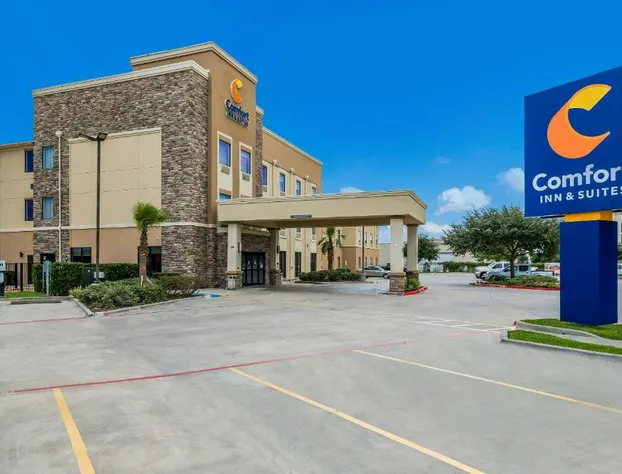 Comfort Inn & Suites Victoria North hotel detail image 4