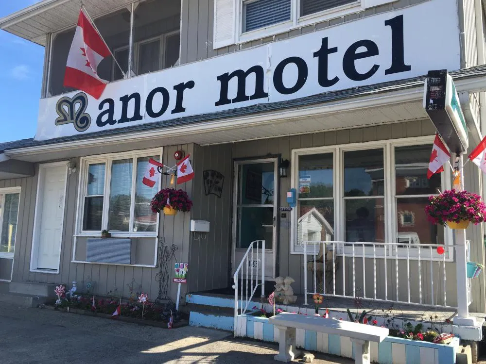 Manor Motel hotel hero