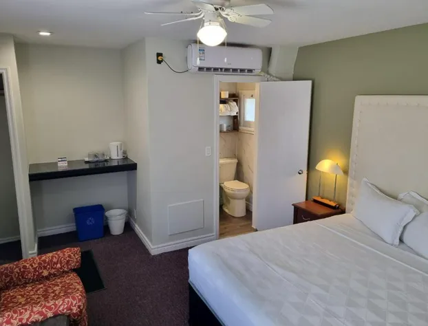 Manor Motel hotel detail image 3