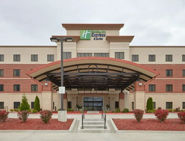 Holiday Inn Express Hotel & Suites Columbia Univ Area-Hwy 63 by IHG hotel detail image 1