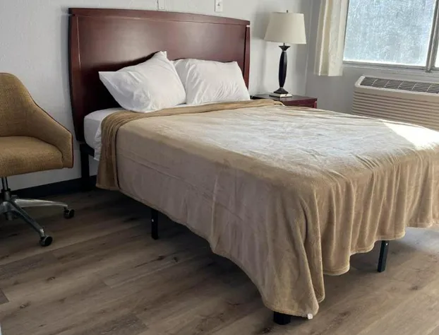 Travelers Inn hotel detail image 2