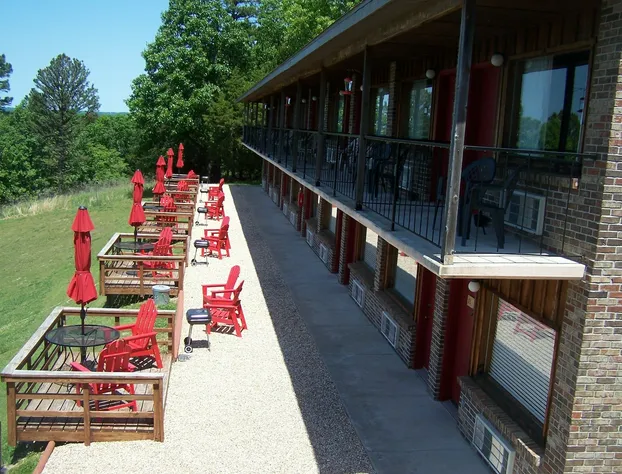 Pointe West Resort Motel hotel detail image 2