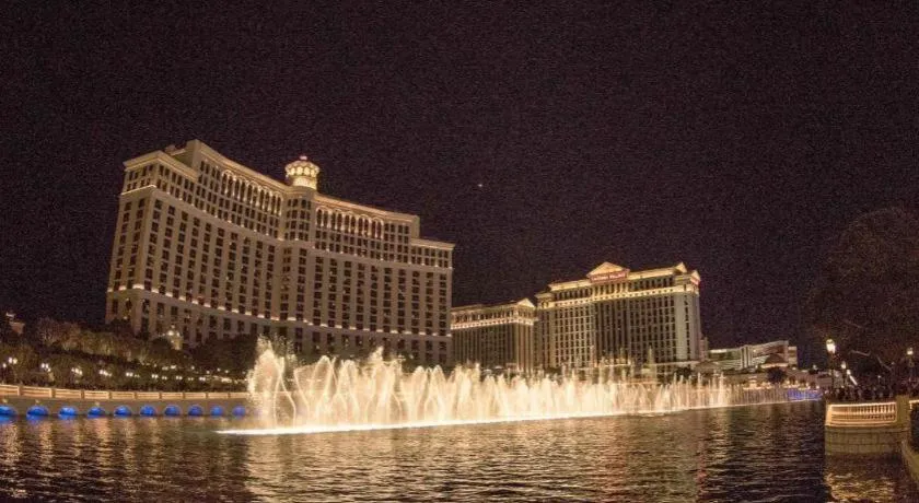 Luxury Suites International by Vdara hotel hero