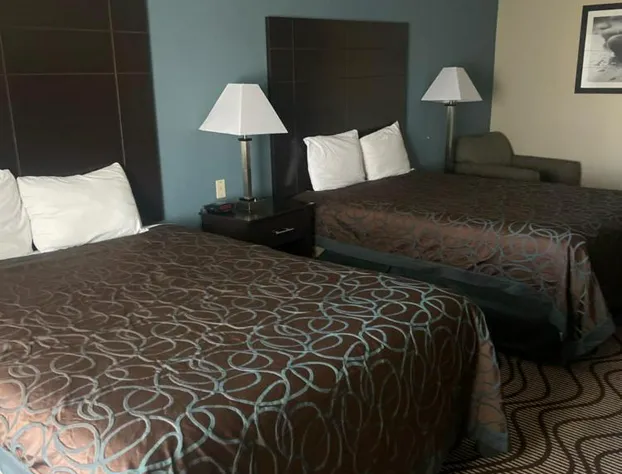 La Plaza Inn & Suites hotel detail image 3