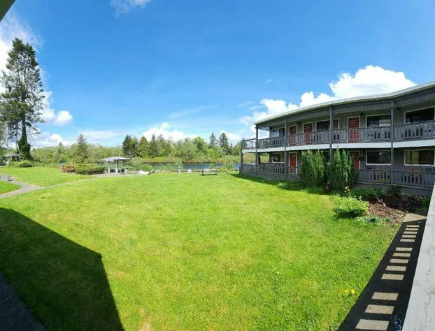 Campbell River Lodge by Riverside hotel detail image 2