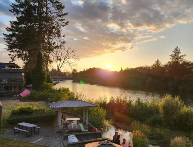 Campbell River Lodge by Riverside hotel detail image 4