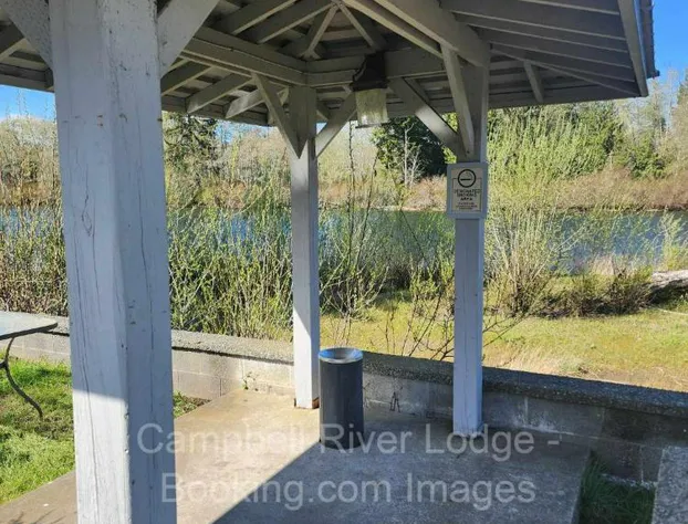 Campbell River Lodge by Riverside hotel detail image 3