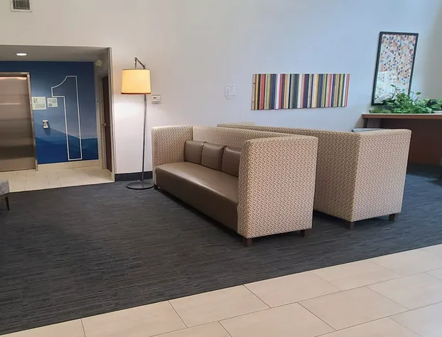 Holiday Inn Express Newton Falls by IHG hotel detail image 4