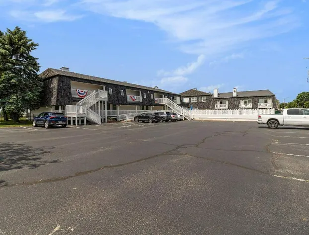 Snyder's Shoreline Inn hotel detail image 2