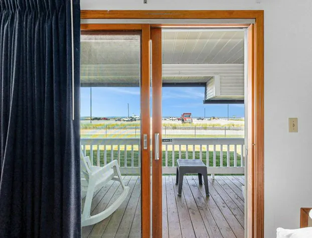 Snyder's Shoreline Inn hotel detail image 4