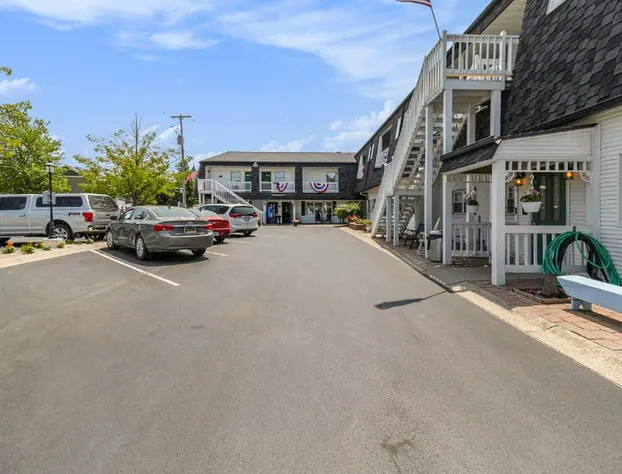 Snyder's Shoreline Inn hotel detail image 4