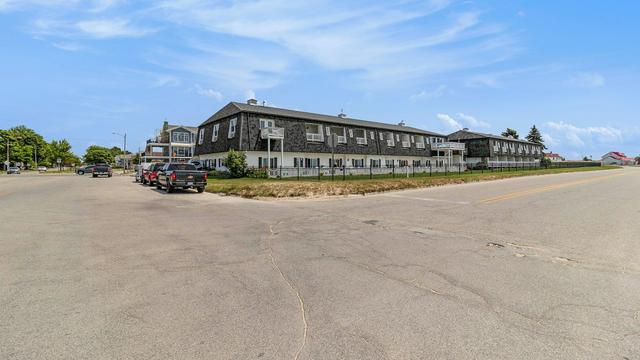 Snyder's Shoreline Inn hotel detail image 3