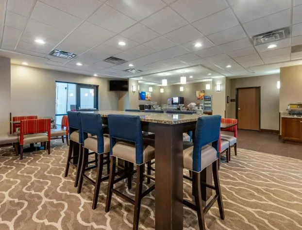 Comfort Suites Bridgeport - Clarksburg hotel detail image 4