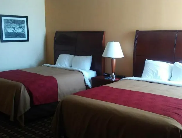 Econo Lodge Inn & Suites hotel detail image 3