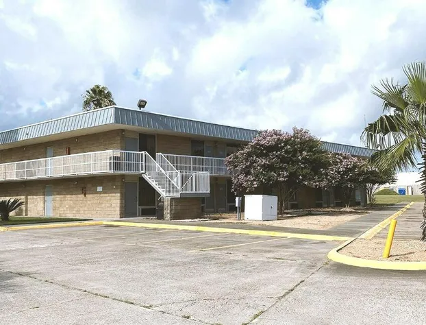 Blue Way Inn & Suites By Jasper Beeville hotel detail image 2