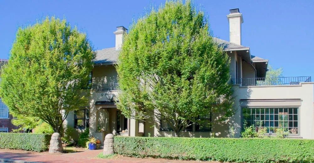 Hilltop Inn hotel hero