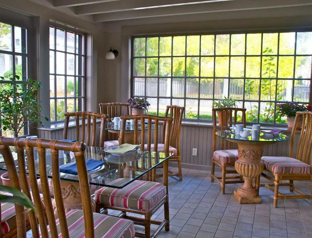 Hilltop Inn hotel detail image 2