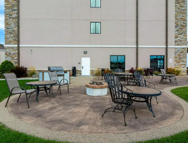 Comfort Inn & Suites Mandan - Bismarck hotel detail image 3