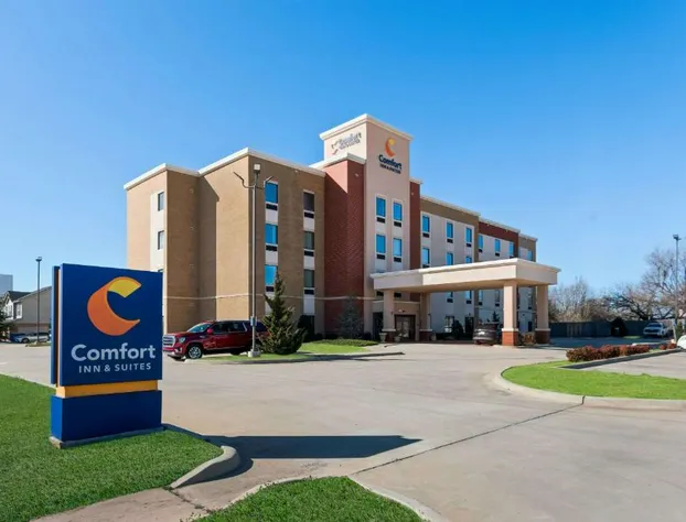 Comfort Inn & Suites Newcastle - Oklahoma City hotel detail image 3
