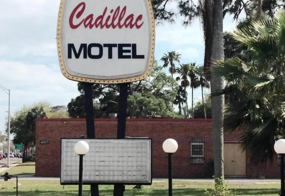 Cadillac Motel hotel hero
