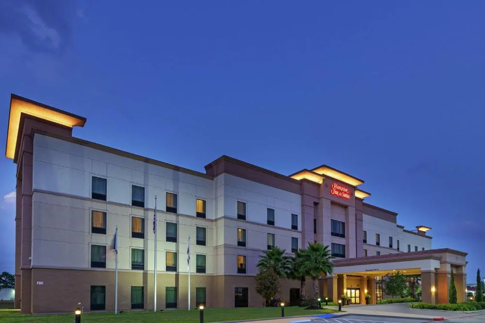 Hampton Inn & Suites by Hilton Houston North IAH hotel hero