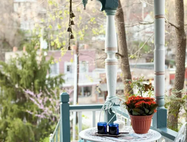 Cliff Cottage Inn - Victorian B&B and Boutique Hotel hotel detail image 2