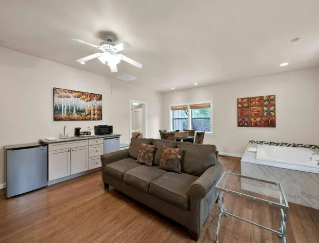 The Inn at Shasta Lake hotel detail image 4