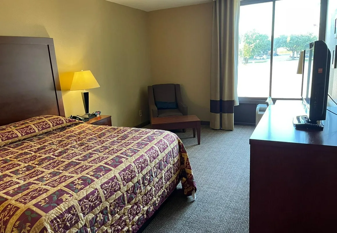 Comfort Inn & Suites Plano East hotel hero
