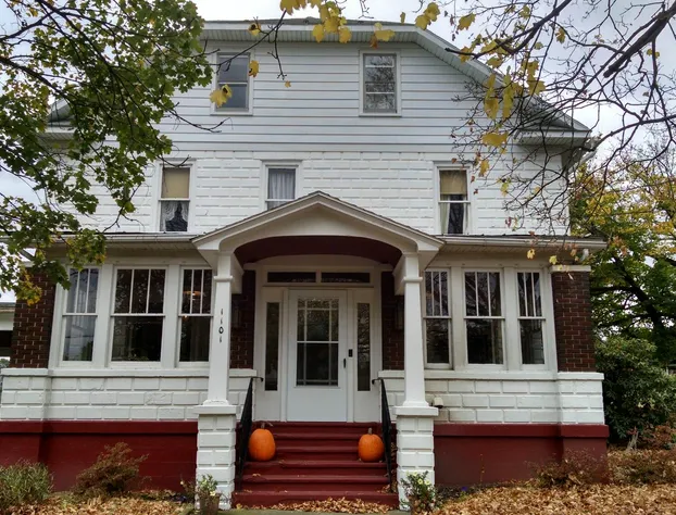 Fish & Loaves Bed & Breakfast hotel detail image 1