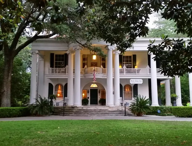 Belle Oaks Inn hotel detail image 1