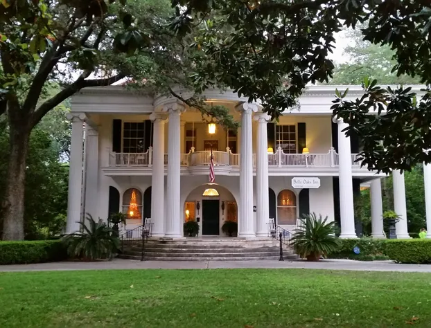 Belle Oaks Inn hotel detail image 1