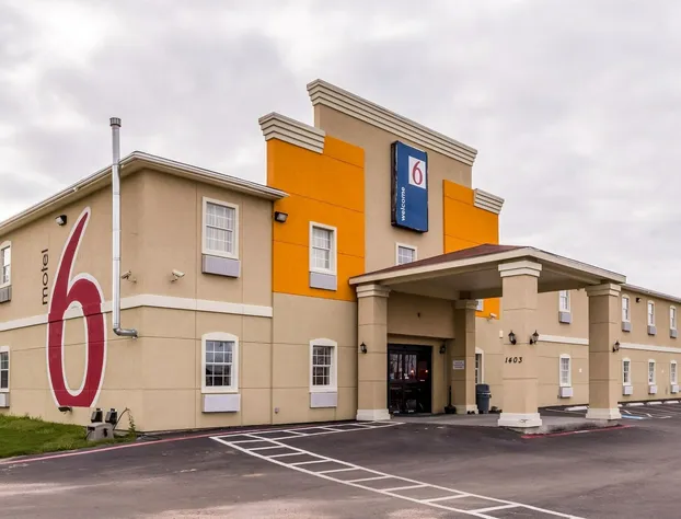 Motel 6 Jourdanton, TX hotel detail image 2