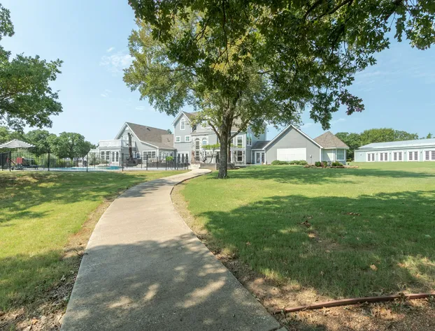 Towering Oaks Event & Retreat Center hotel detail image 1