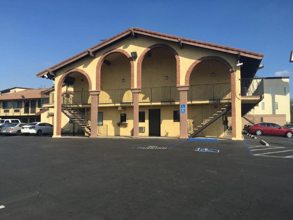 Sierra Inn hotel hero