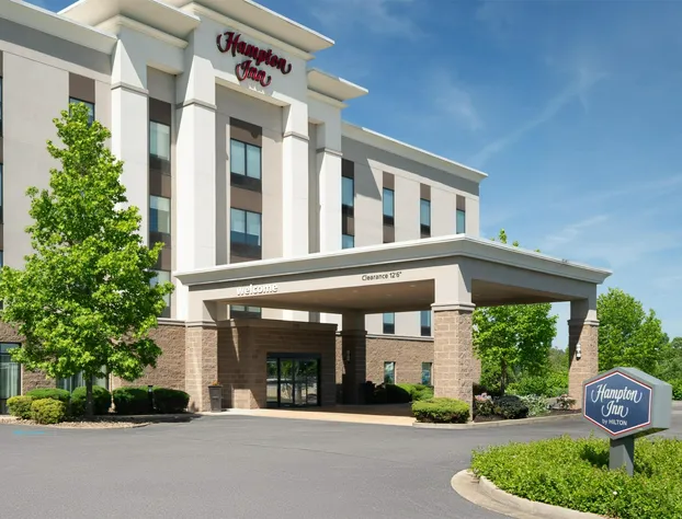 Hampton Inn Fairmont hotel detail image 1