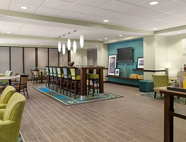 Hampton Inn Fairmont hotel detail image 2