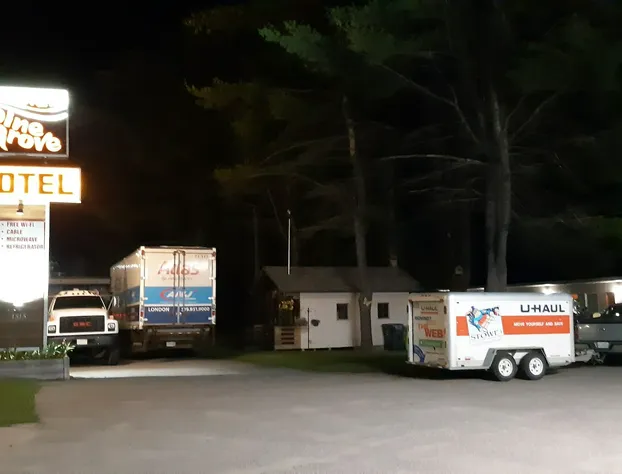 Pine Grove Motel hotel detail image 1