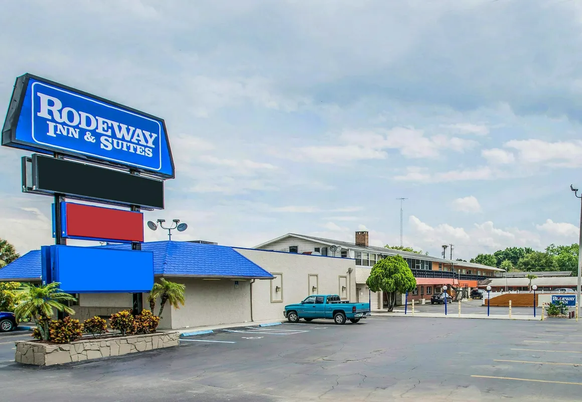 Rodeway Inn & Suites Winter Haven Chain Of Lakes hotel hero