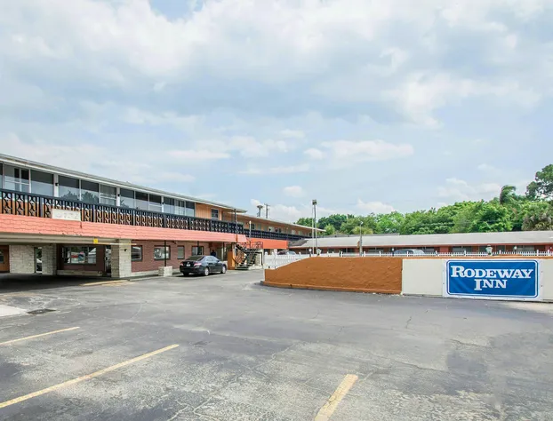 Rodeway Inn & Suites Winter Haven Chain Of Lakes hotel detail image 1