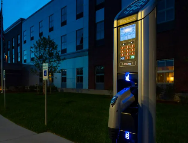 Courtyard by Marriott Edgewater NYC Area hotel detail image 3