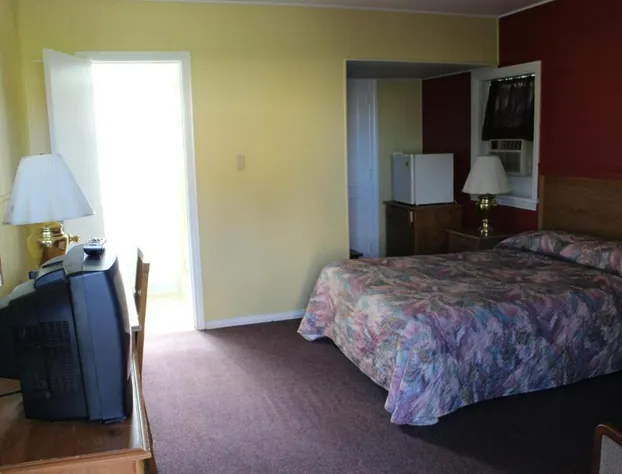 Crest Motel hotel detail image 4