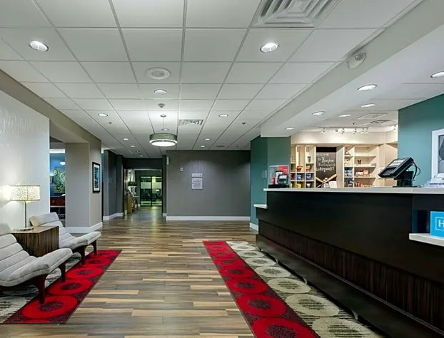 Hampton Inn Emerson LakePoint hotel detail image 4