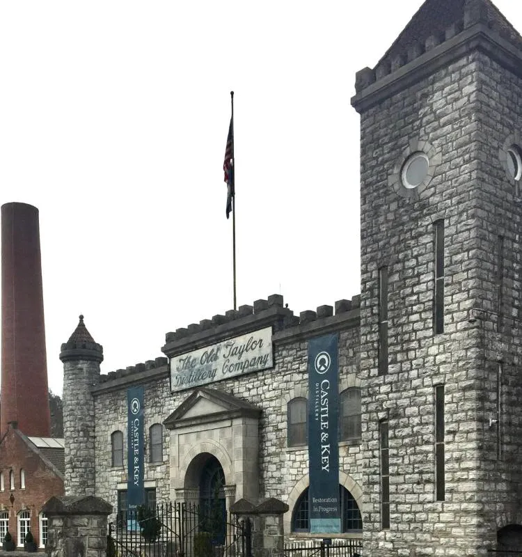 Charred Oaks Inn hotel hero