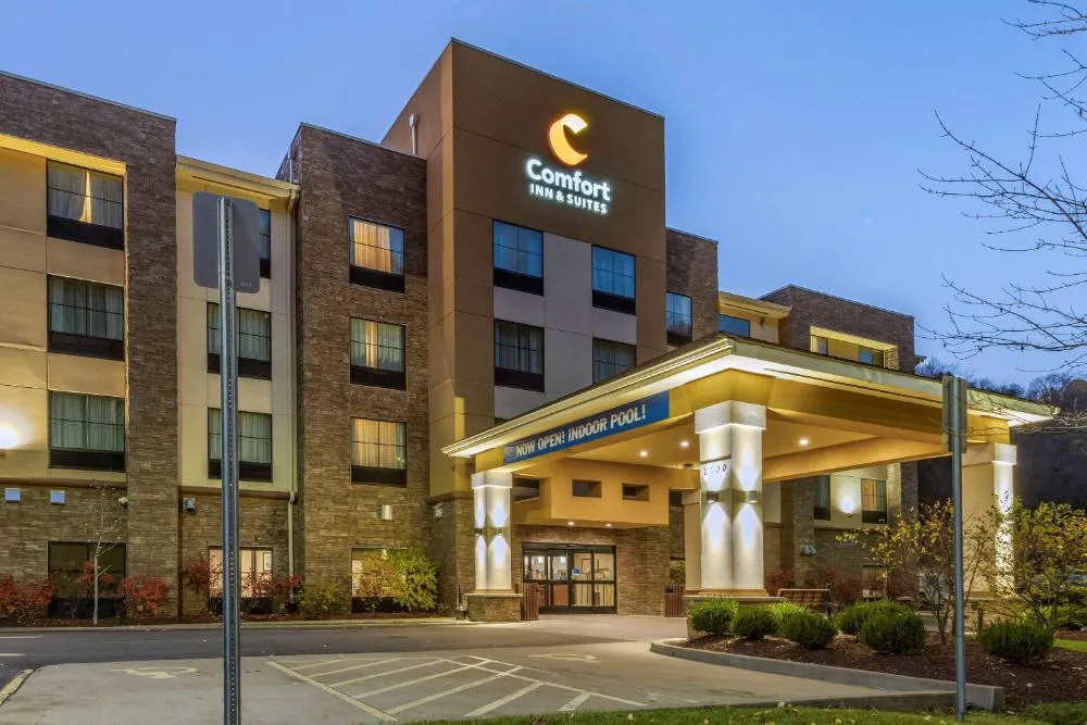 Comfort Inn & Suites Pittsburgh South hotel hero