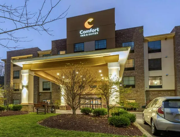 Comfort Inn & Suites Pittsburgh South hotel detail image 2